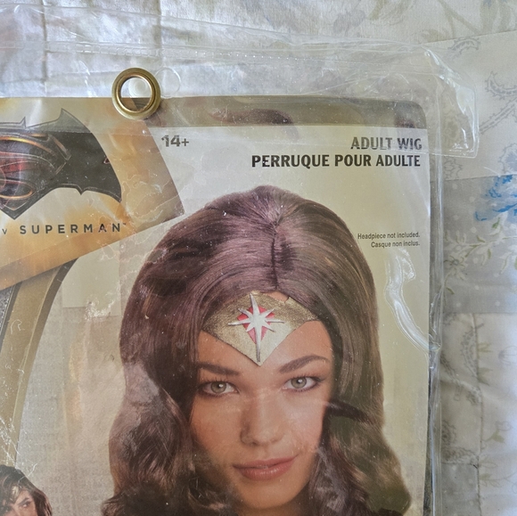 Wonder Woman 1984 Costume with wig & Accessories, Adult - Picture 11 of 13